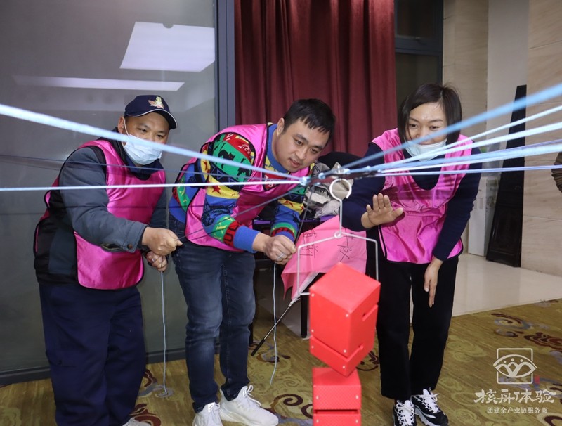 宇奧塑膠團隊開展了以“團結奮進 精彩無限”為主題的戶外團建活動