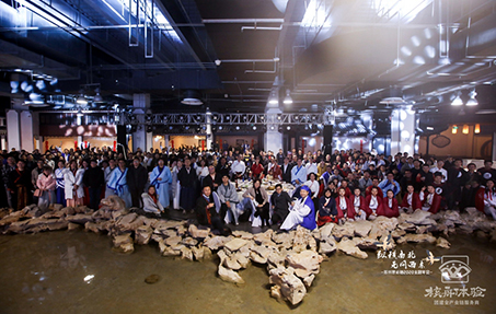 縱橫南北 無問東西 思必馳情境主題年會報到