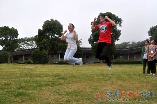 蘇州核舟拓展東山雨花勝境拓展訓練基地、滬士電子團隊拓展訓練培訓 卡通跳